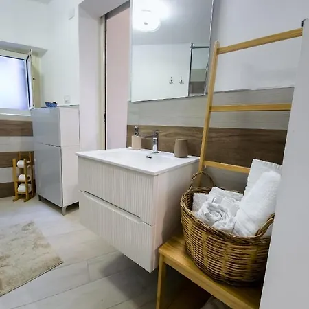 La Casa Dietro Le Quinte